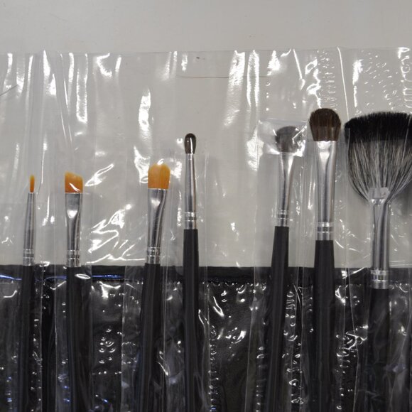 PROFESSIONAL MAKEUP BRUSHES - Picture 8 of 9